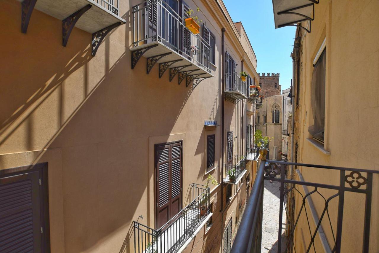 San Basilio'S Home Historical Center Palermo Bagian luar foto